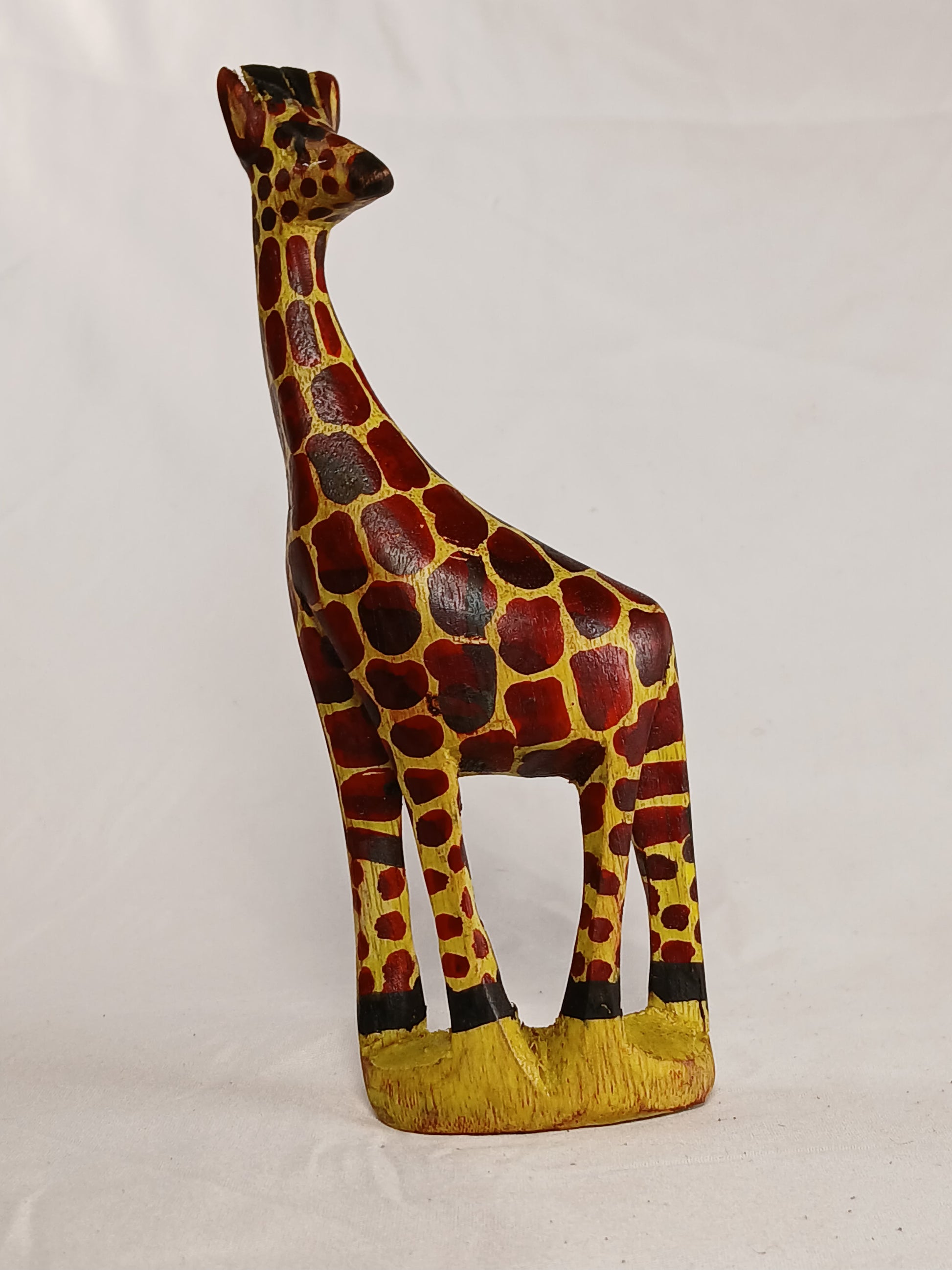 “Royal Stance” – Hand-Carved Giraffe
