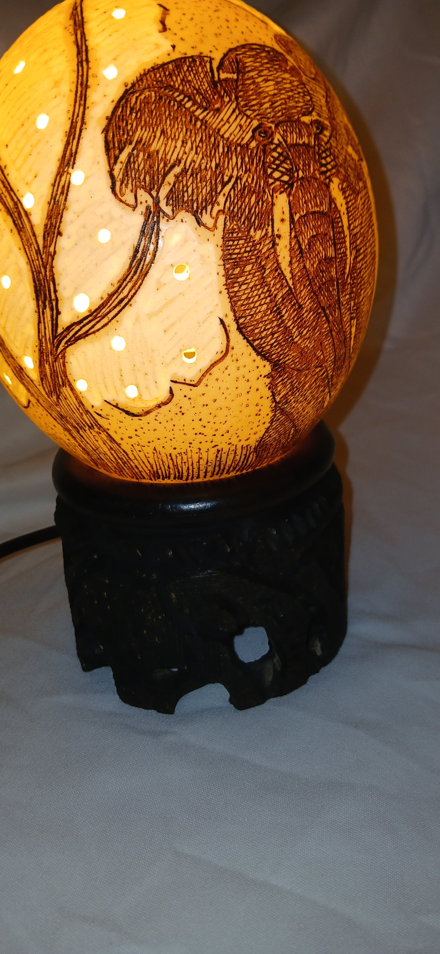 The Majestic Sentinel" – Hand-Etched Ostrich Egg Lamp