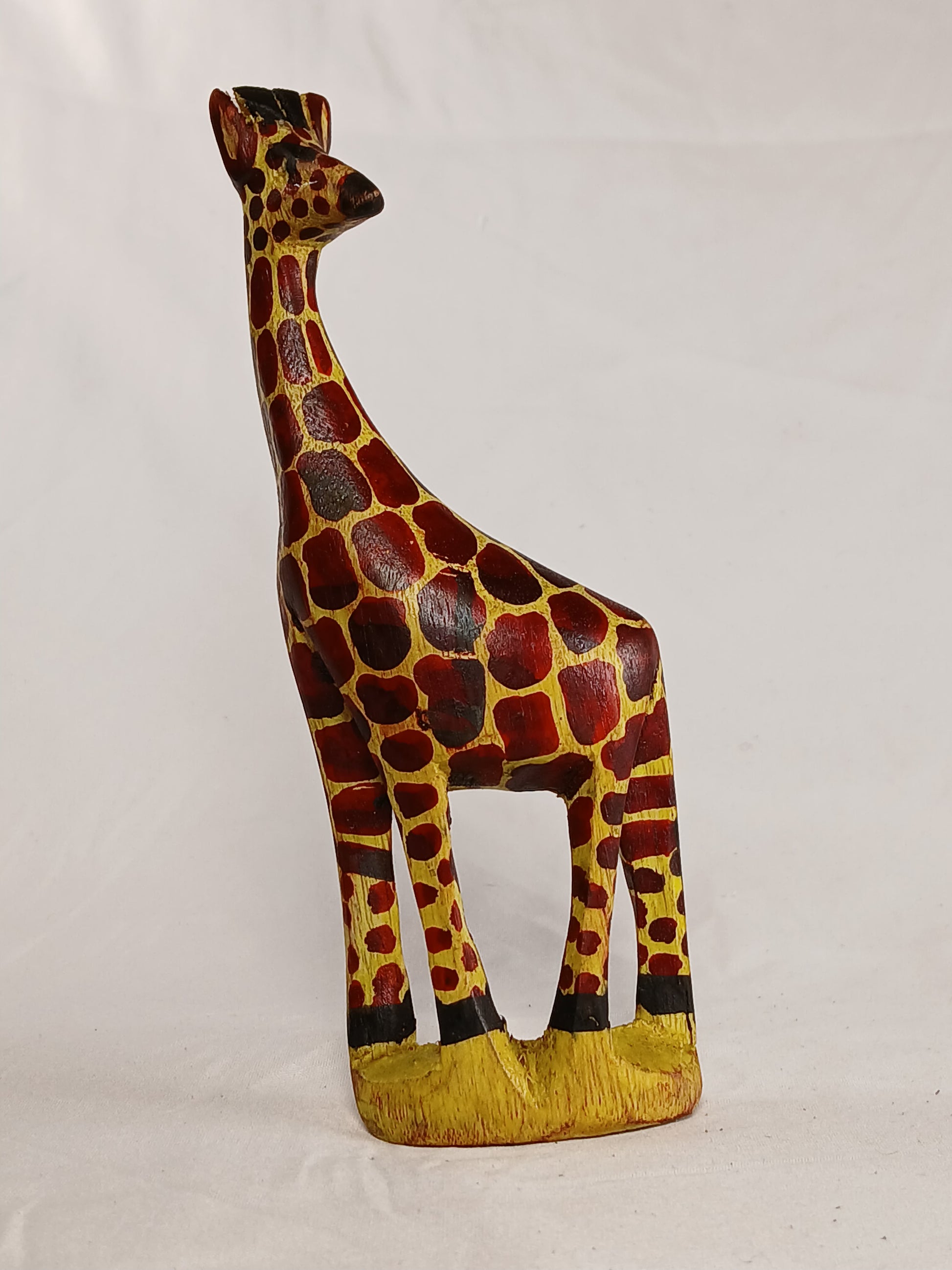 “Royal Stance” – Hand-Carved Giraffe