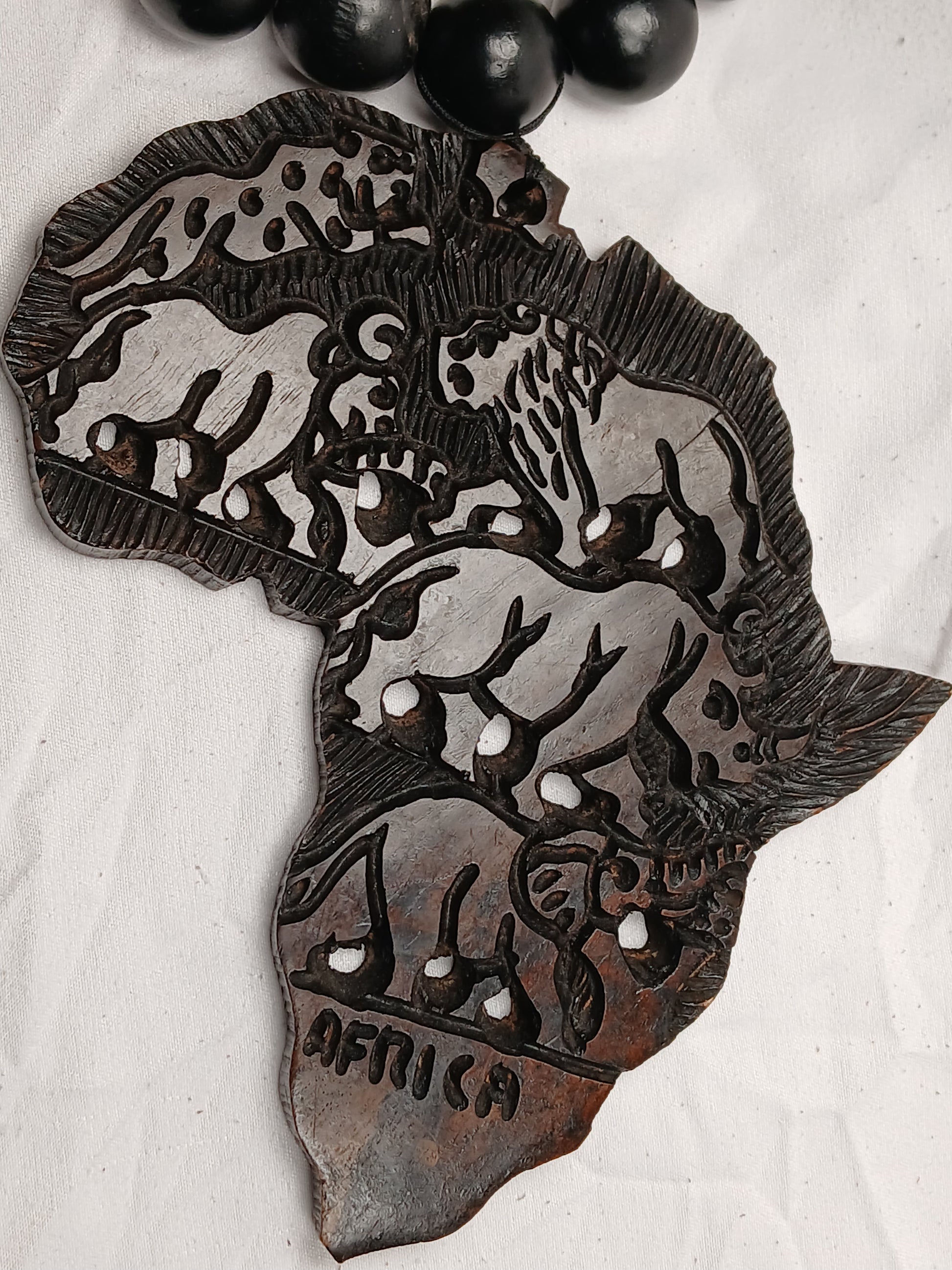 Spirit of Africa: Hand-Carved Big 5 Ebony Bead Necklace - Unveiling the Wild