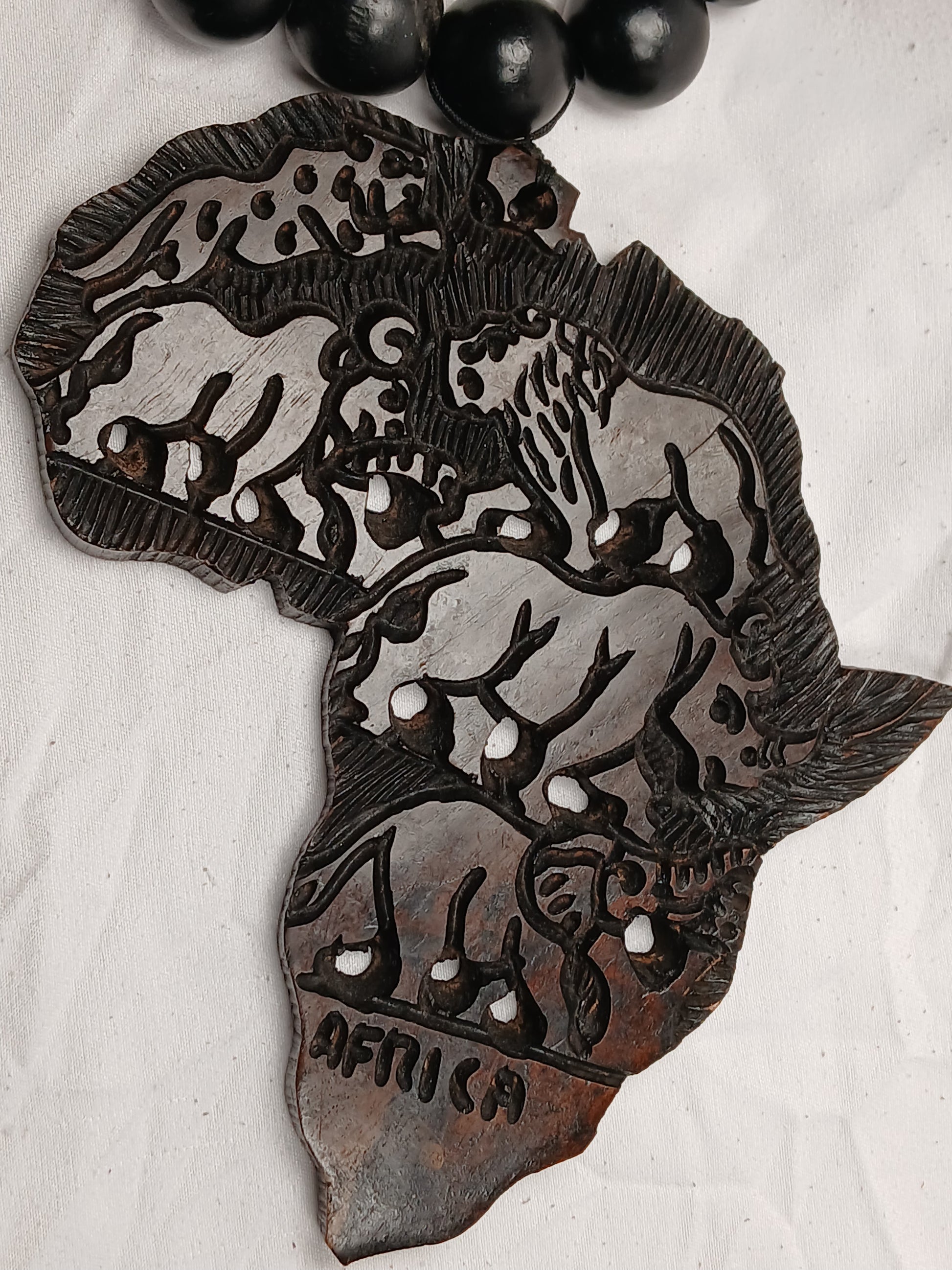 Spirit of Africa: Hand-Carved Big 5 Ebony Bead Necklace - Unveiling the Wild