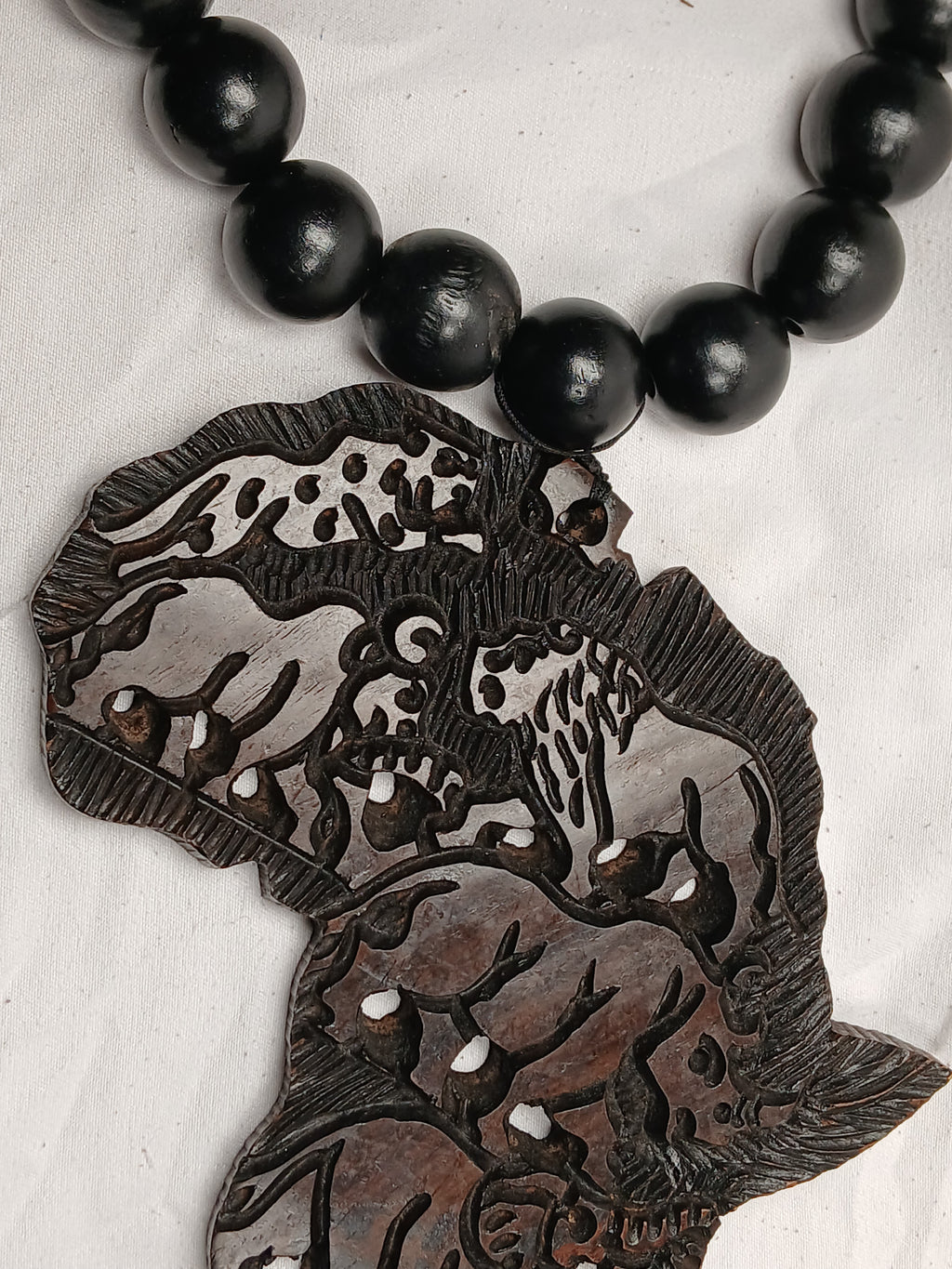 Spirit of Africa: Hand-Carved Big 5 Ebony Bead Necklace - Unveiling the Wild