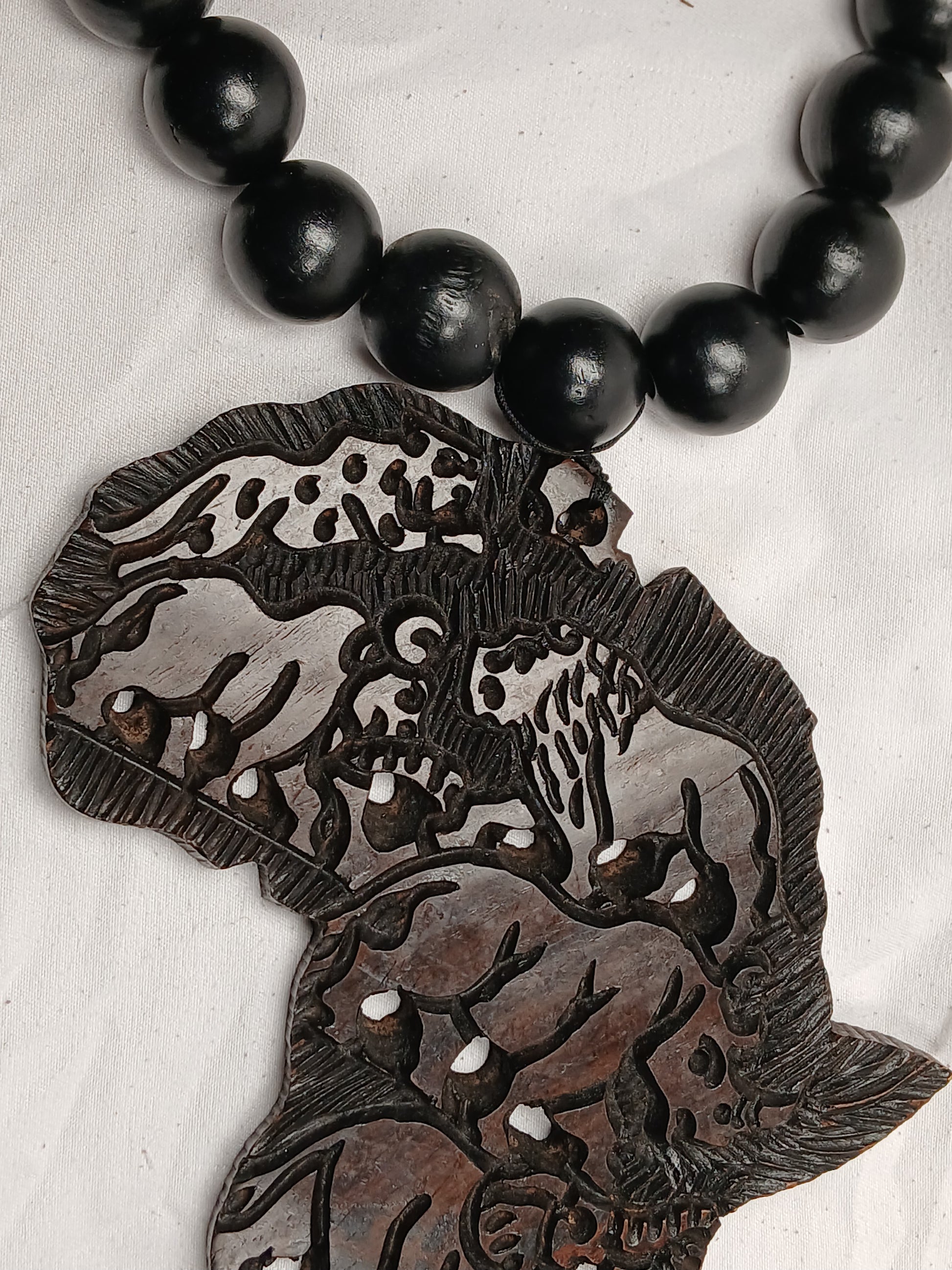 Spirit of Africa: Hand-Carved Big 5 Ebony Bead Necklace - Unveiling the Wild